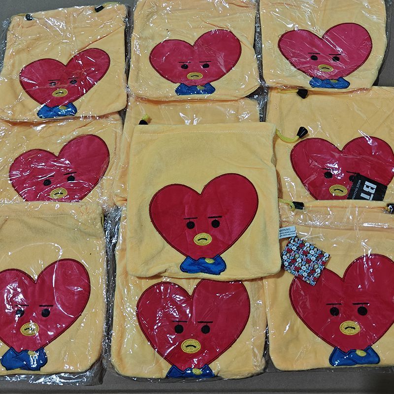 BT21 anime cartoon cute heart  - огляд і ціна Travel Accessories Toiletries