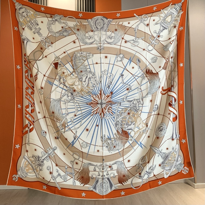 Luxury Brand Scarf Large Silk  - огляд і ціна Travel Accessories Luxury