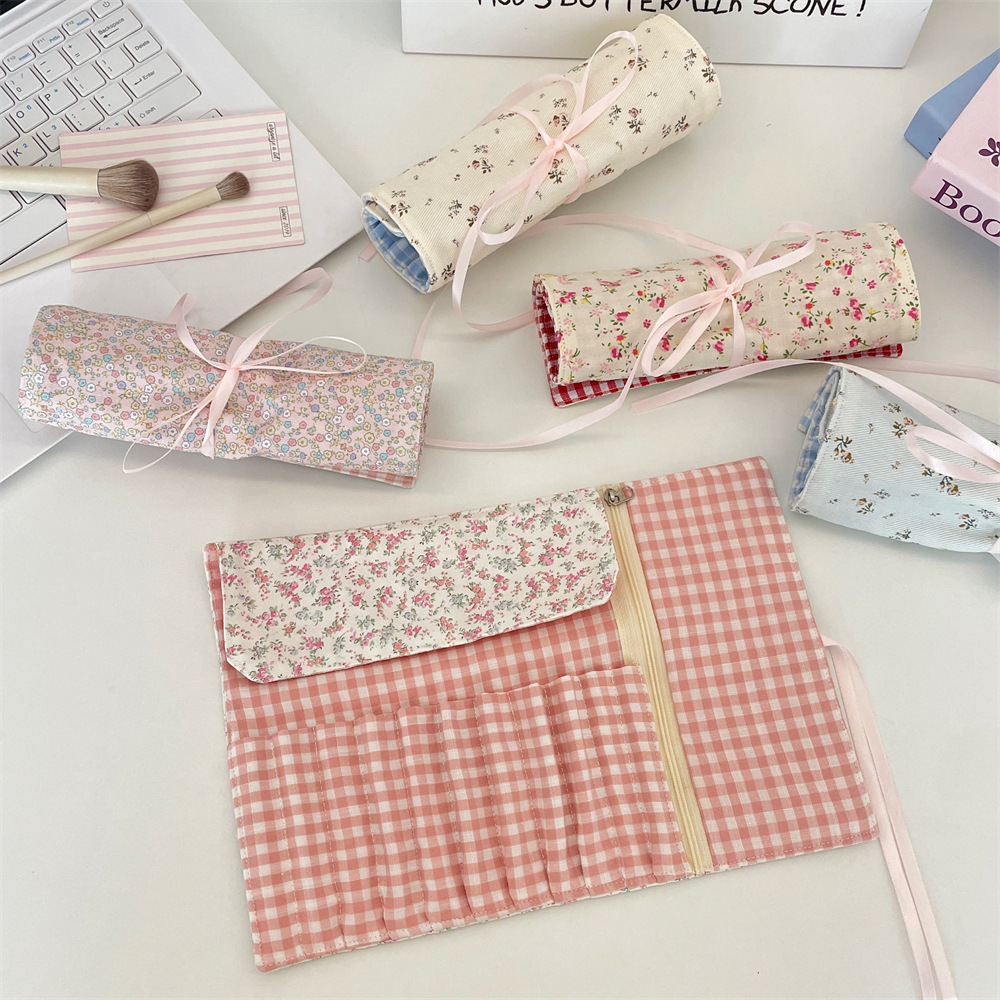 Cottagecore Floral Makeup Brus - огляд і ціна Travel Accessories Toiletries