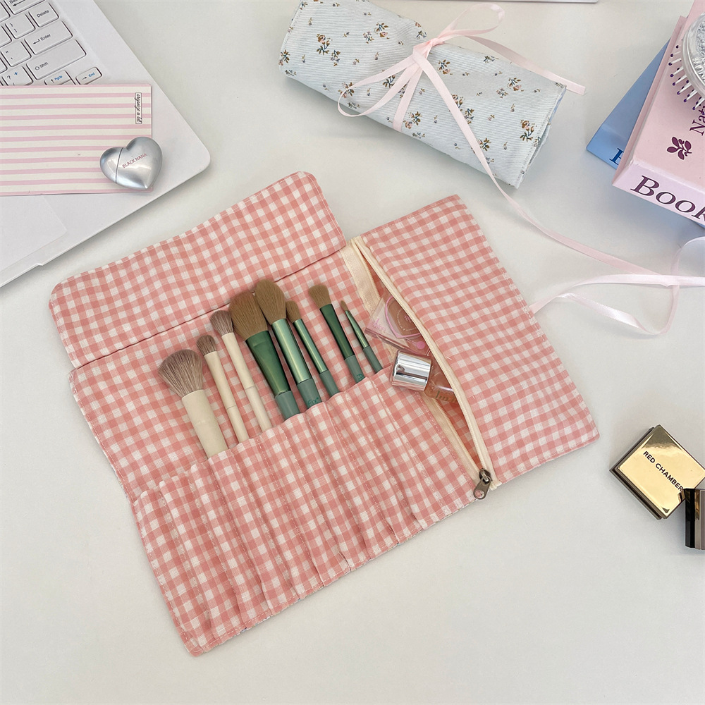 Cottagecore Floral Makeup Brus - огляд і ціна Travel Accessories Toiletries