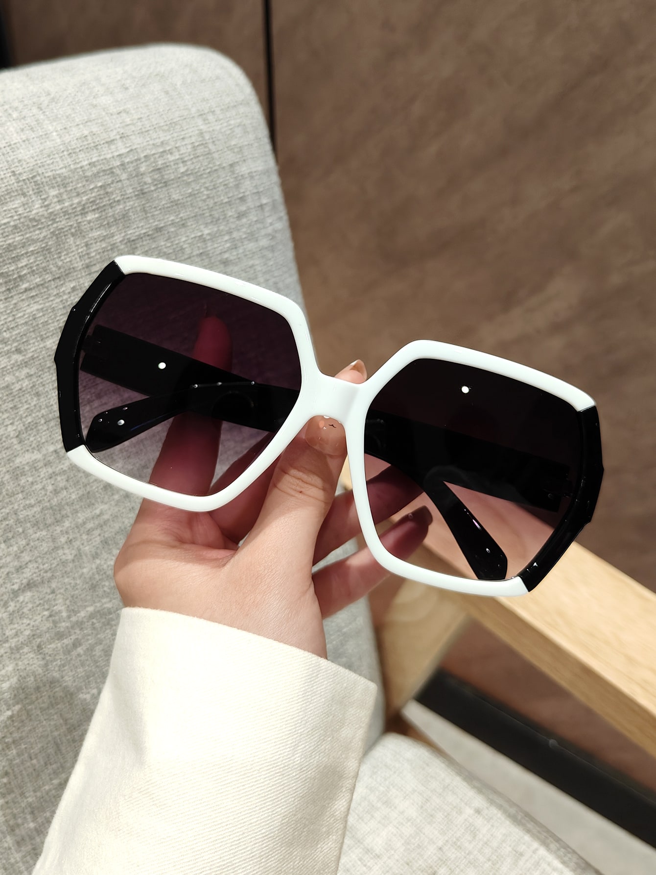 Black & White Geometric Women' - огляд і ціна Travel Accessories For Women